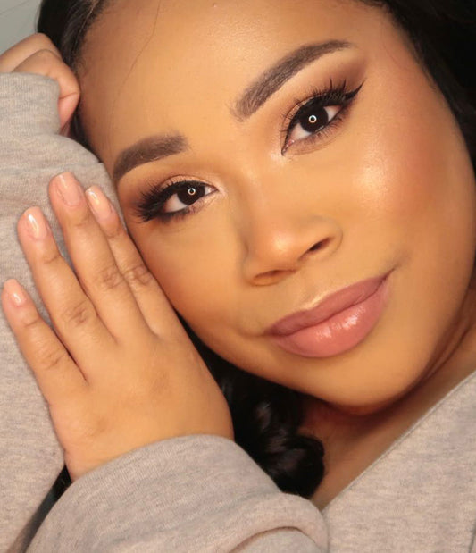 Woman with Honest makeup